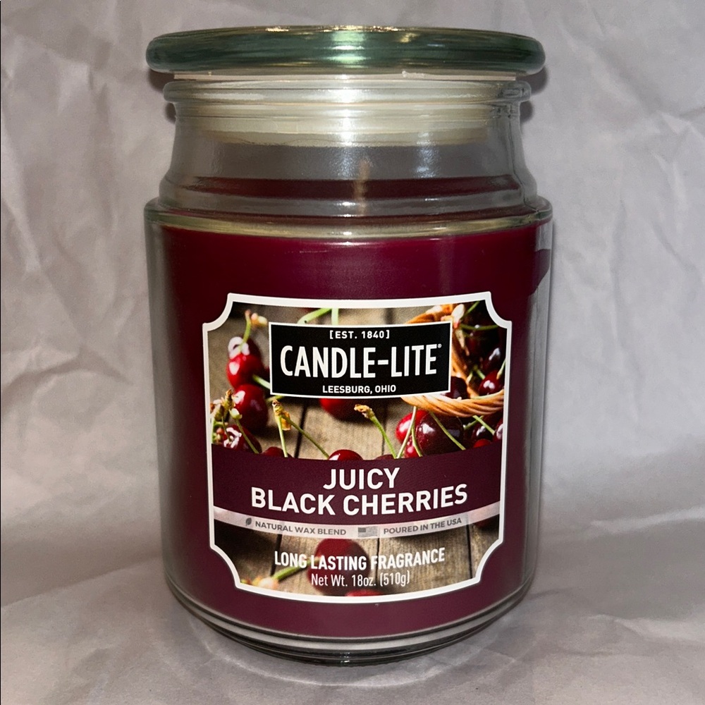 NEW Candle-Lite candle